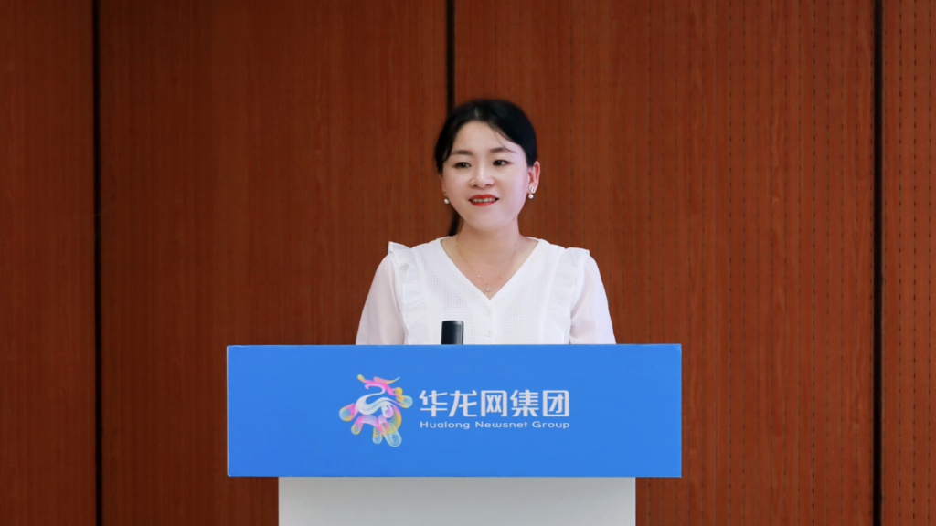 2022年度重庆乡村振兴“一镇一品”品牌“美颜”提升行动负责人李俊介绍项目情况。